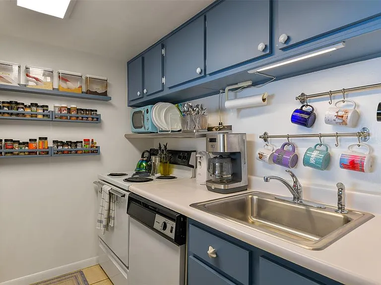 7310 Seawall Blvd #208 — Photo 16