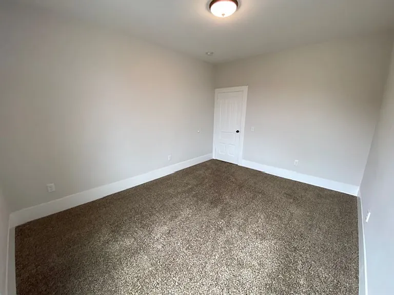 542 Pine Ave — Photo 17