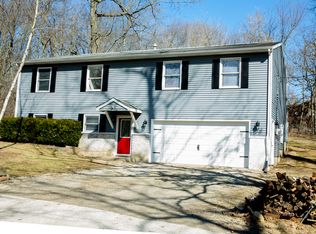 7022 N Shore Ave, Spring grove, IL 60081