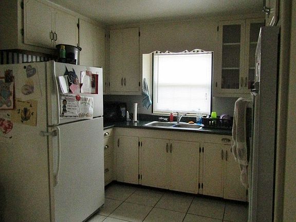3rd image of 1136 SE Baya Dr