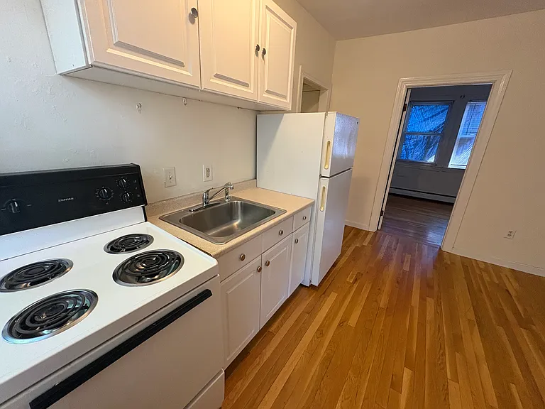 27 Melrose St #4A — Photo 6