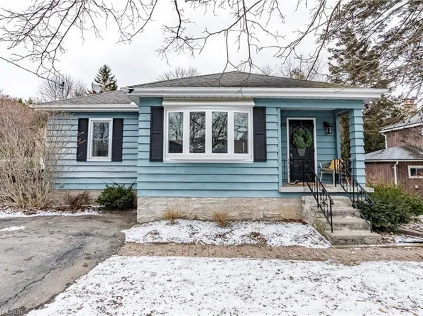 69 Lowrey Ave N, Cambridge, ON N1R 5A4