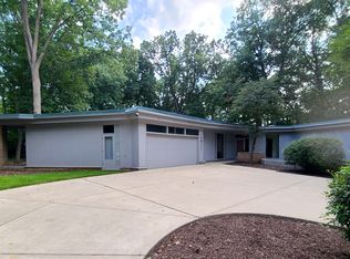 28W021 Marion St, Winfield, IL 60190