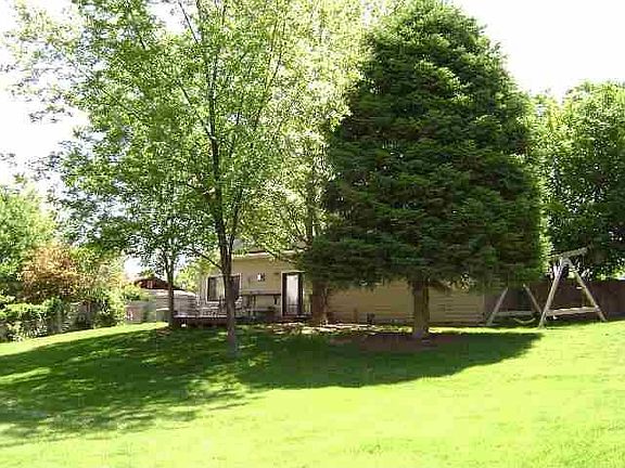 Huge Park Like Backyard