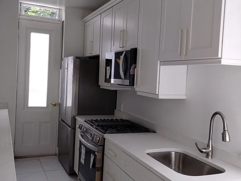 456 7th St #1 — Photo 32