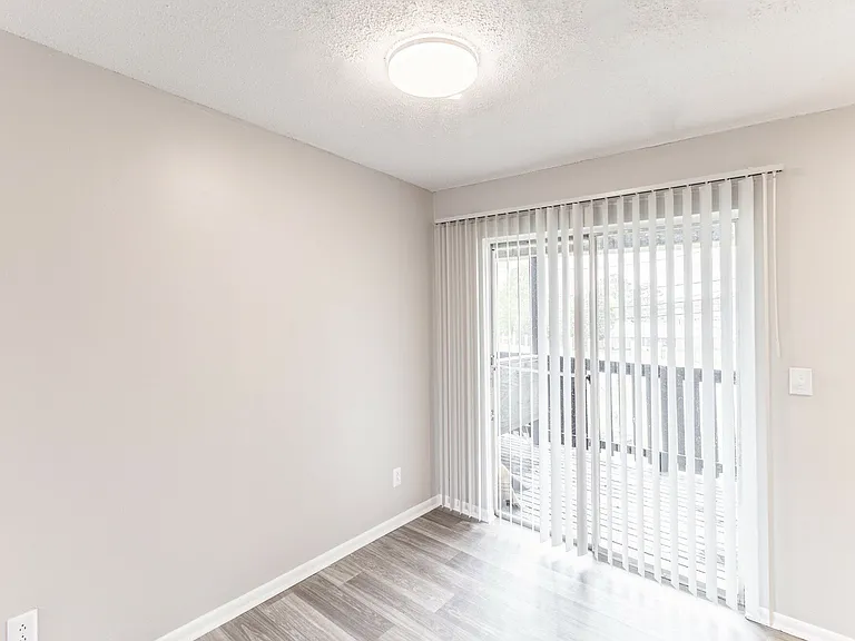Dover Glen Apartments — Photo 9