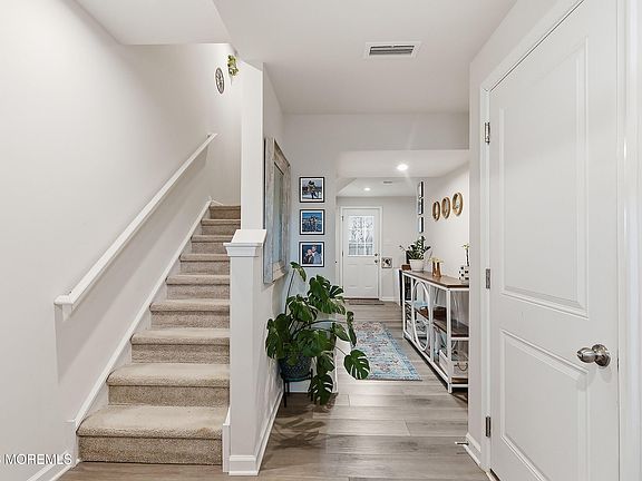3rd image of 406 Cyprus Court