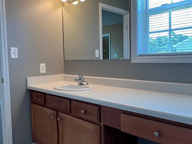 304 Mann St — Photo 29