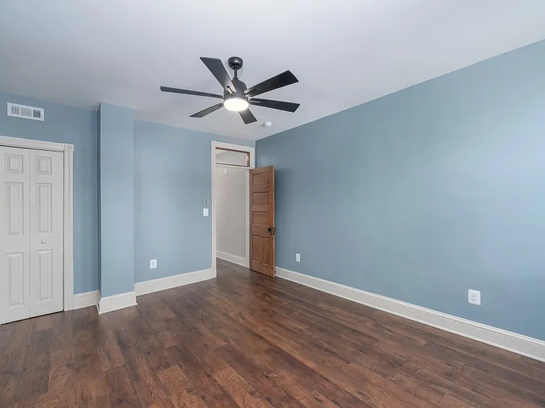 801 W 35th St — Photo 15