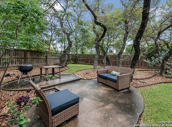 3rd image of 8722 Dudley Dr