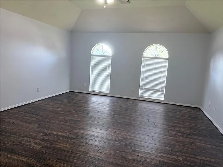 11308 Madison Ct — Photo 11