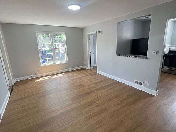 3rd image of 1505-1515 Franklin Park S #D-9