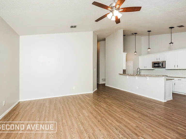 100 Clark Dr — Photo 4