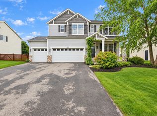 995 Christine Ln, Antioch, IL 60002