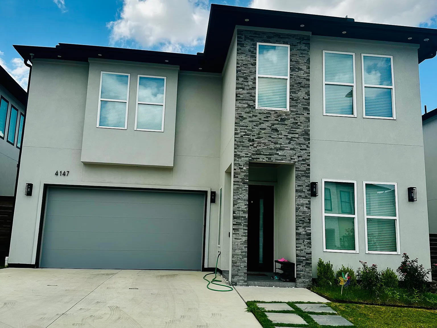 4 bed, 3148 sqft, $4,500 — Photo 2