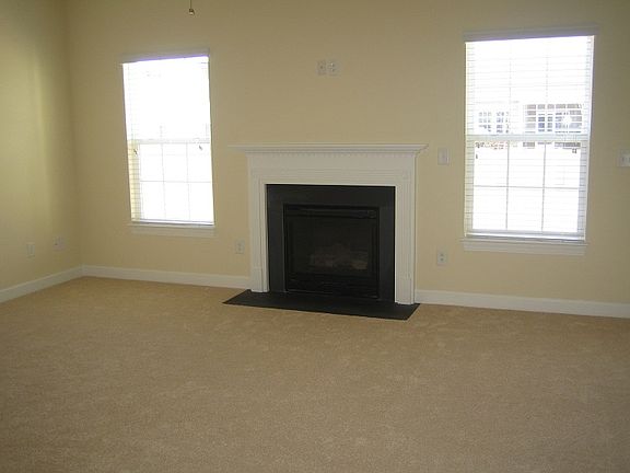 LR with Gas Fireplace