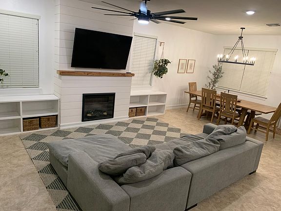 2nd image of 3240 Baravaldo Cir