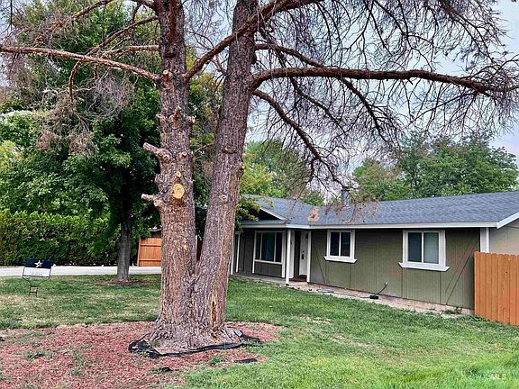 2nd image of 428 Knottingham Dr