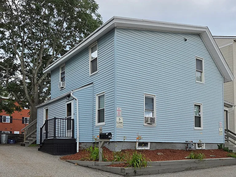 66 1/2 Edgeworth St — Photo 12