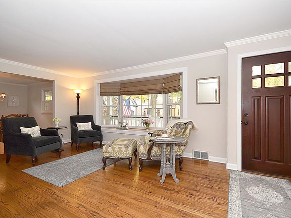 4th image of 489 S Cottage Hill Ave