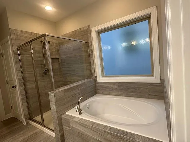 311 Chesterfield Cv — Photo 27