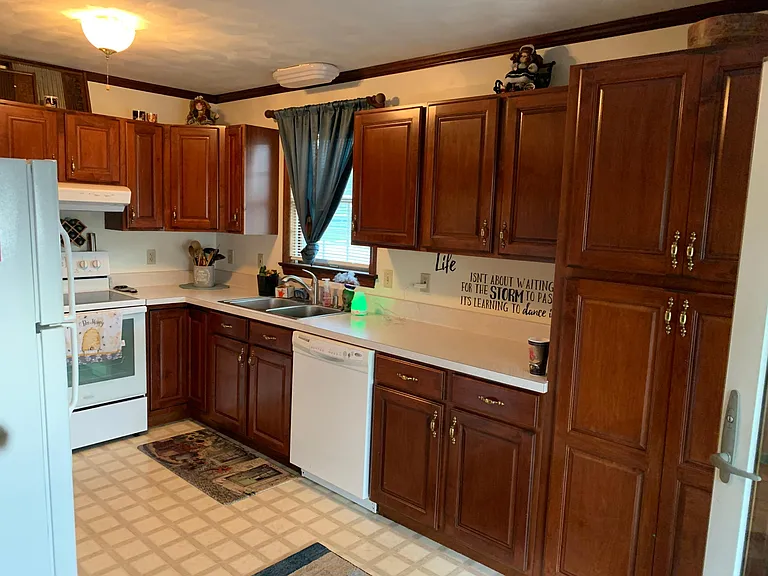 748 Eichelberger St — Photo 4