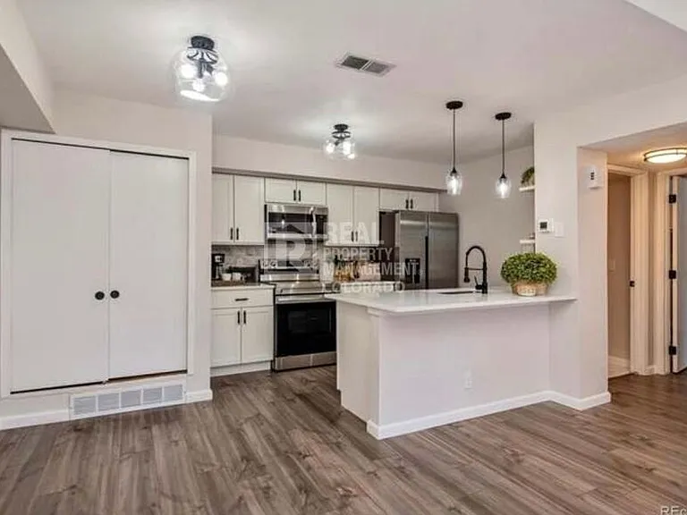 8331 S Upham Way #211 — Photo 6