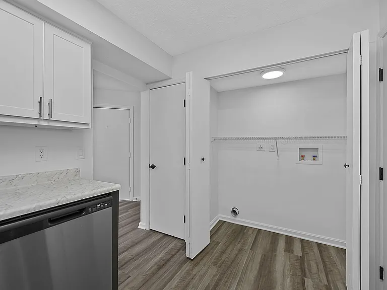 Indian Lookout Apartments — Photo 89