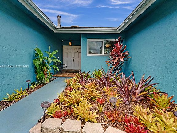 4th image of 236 SE 8th St