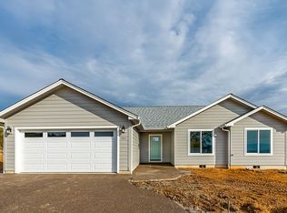 784 Pebble Creek Rd, Sutherlin, OR 97479