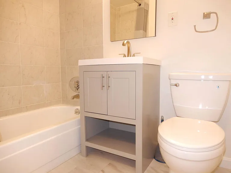 9 Hawthorne Pl #6J — Photo 6