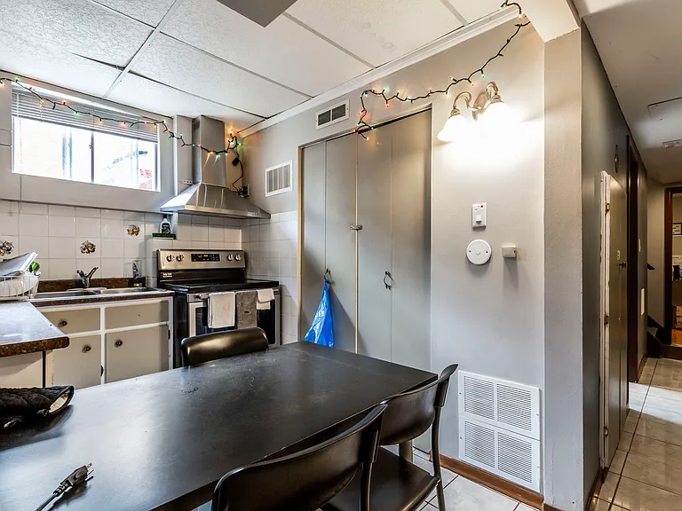 10 Cardill Cres #2 — Photo 12