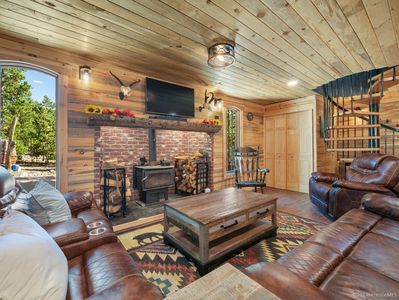 8 Guffy Rd, Laramie, WY, 82070