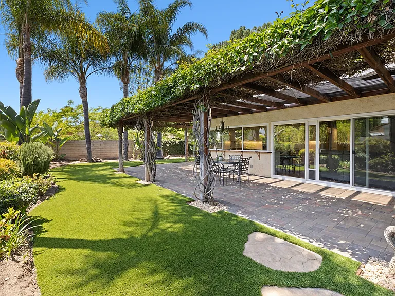4501 Regents Ct — Photo 44