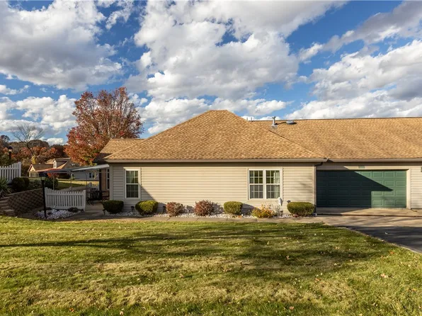 1229 Stanford Ct, Coraopolis, PA 15108