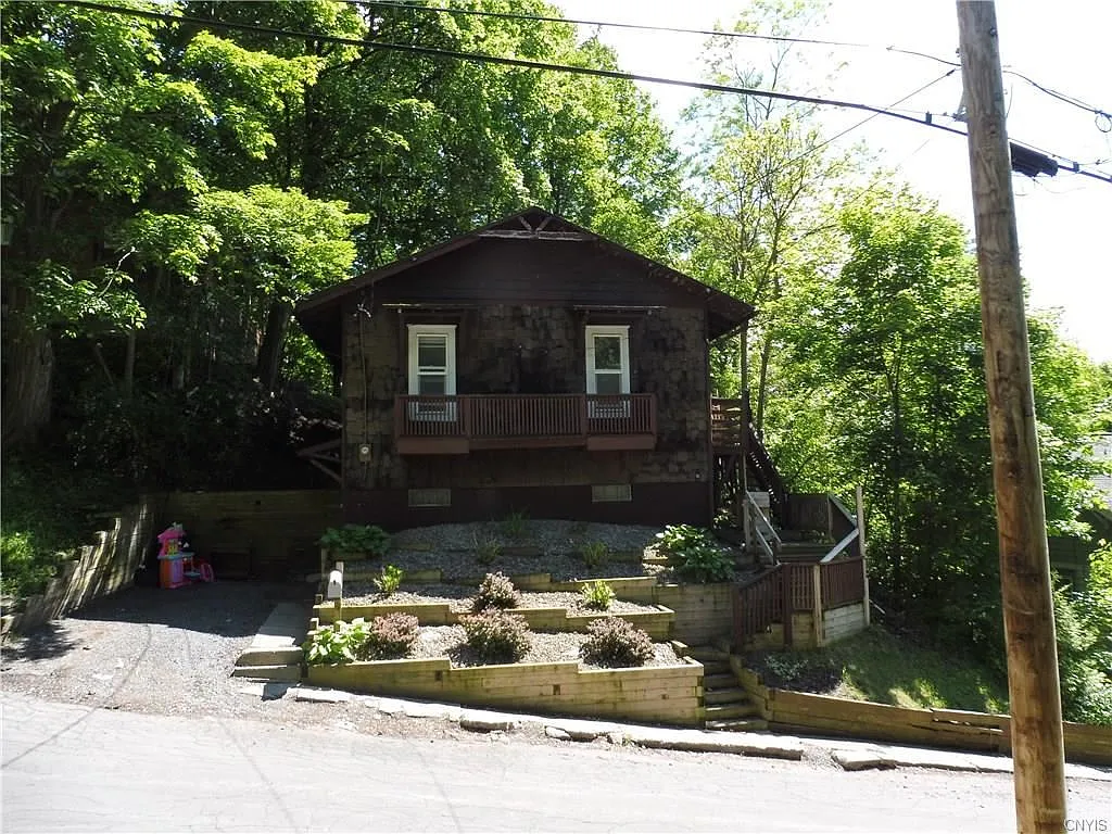 130 Arsenal Dr photo 1