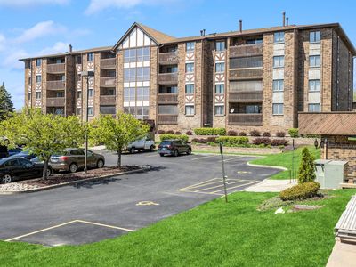 10420 Circle Dr APT 36B, Oak Lawn, IL, 60453