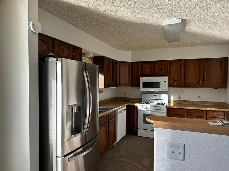 4920 Yesness Ct — Photo 2