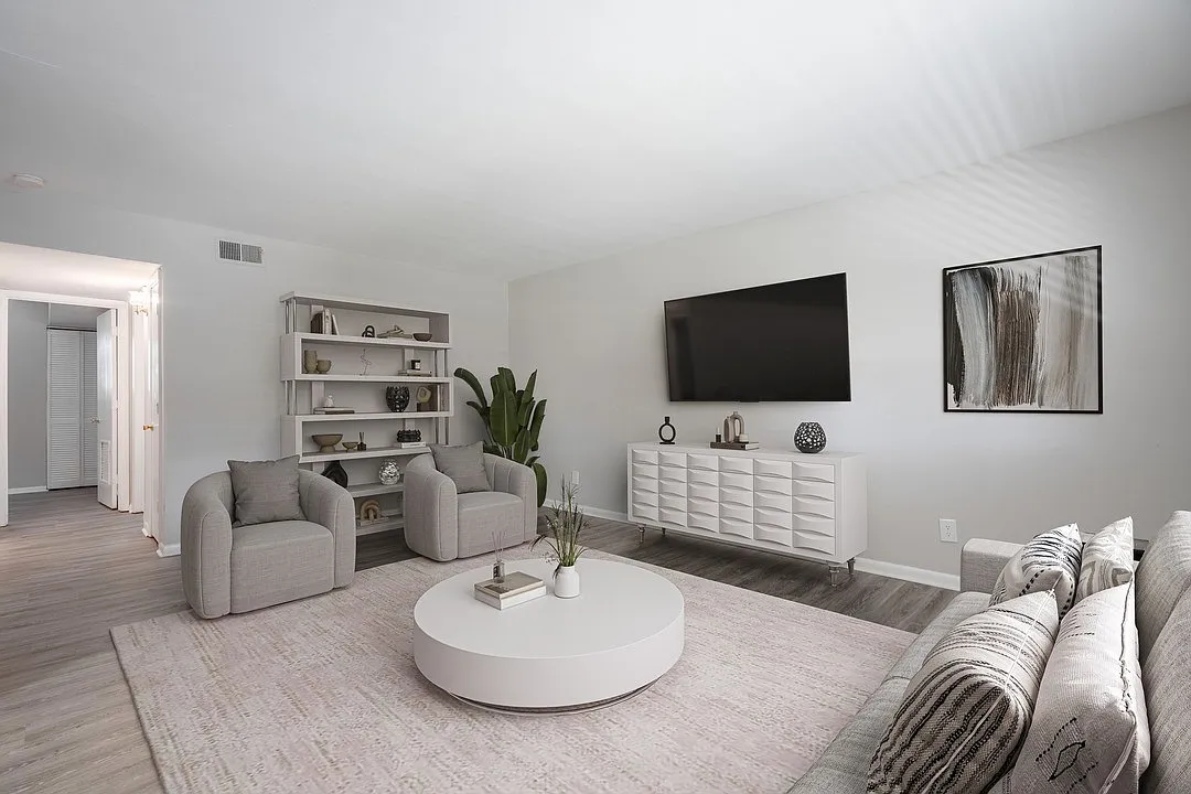Oyster Point Place — Photo 1