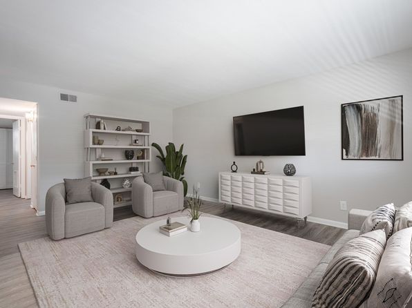 102 Americana Dr #809-09