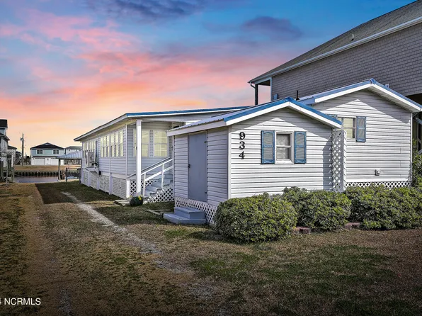 934 Broadway Street, Surf City, NC 28445