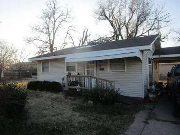 1736 S Seneca Ct, Wichita, KS 67213