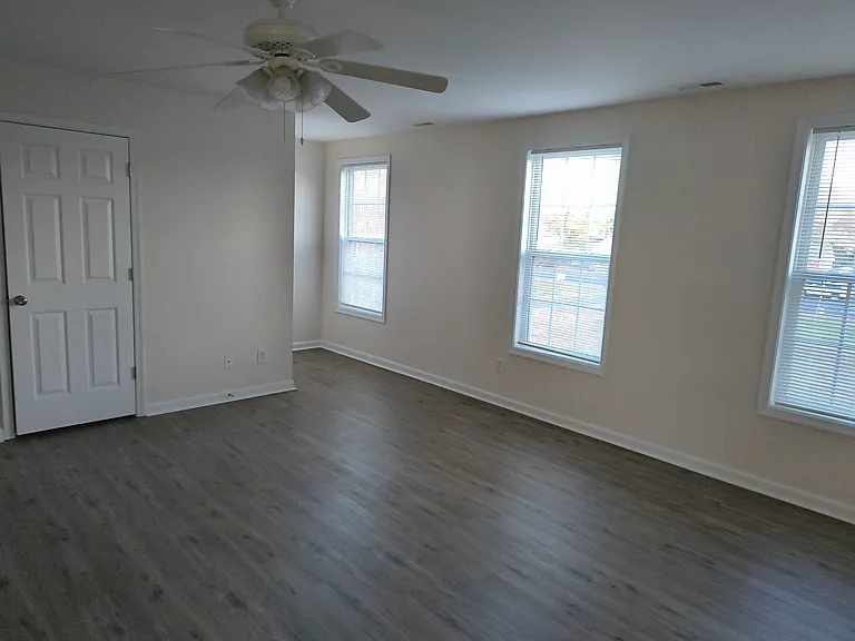 348 Main St — Photo 6