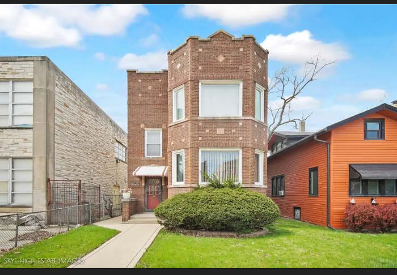 3 bed, $2,500 — Photo 1