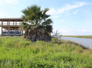 1134 N Tuna Dr, Crystal Beach, TX 77650