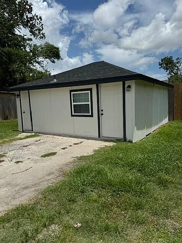4049 Lucille St Photo 1