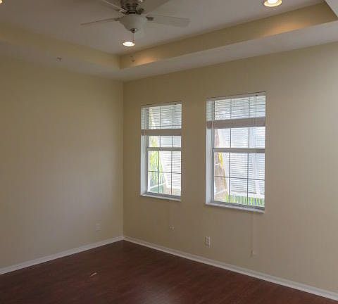 4th image of 1542 Limetree Bay Ave