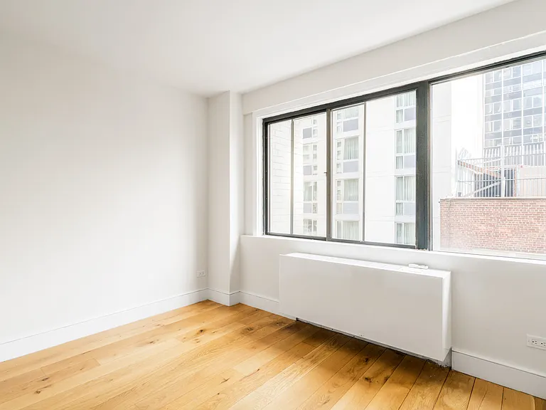 230 E 44th St #7A — Photo 6