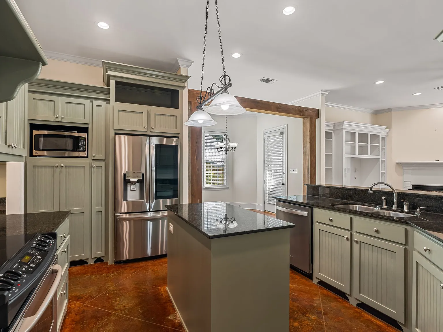 4 bed, 3000 sqft, $3,500 — Photo 3
