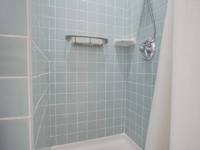 1613 E Jordan St — Photo 22